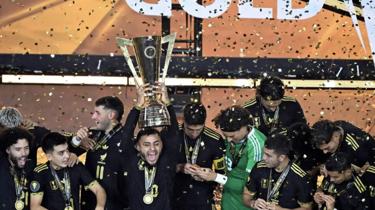 México se corona campeón de la Copa Oro con presencia rojiblanca destacada